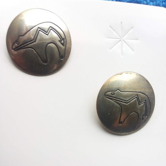 Lot of Navajo 2 Sterling Silver Earrings and 6 Button Covers Bear & Arrow - Picture 8 of 9